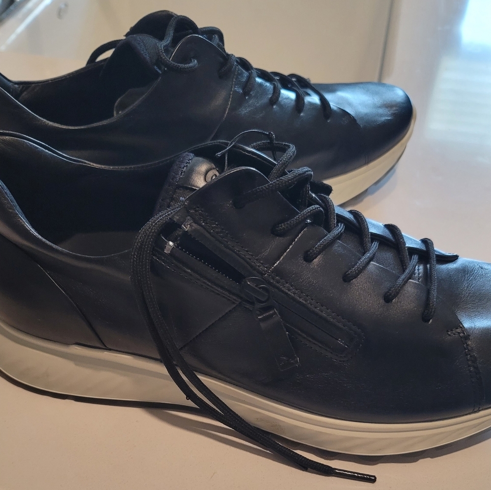 Ecco Sneakers